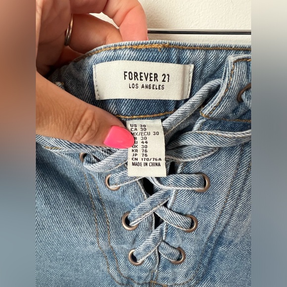 Forever 21 Lace Up Light to Medium Wash Denim High Rise Mini Skirt Size 30 large - Picture 4 of 8
